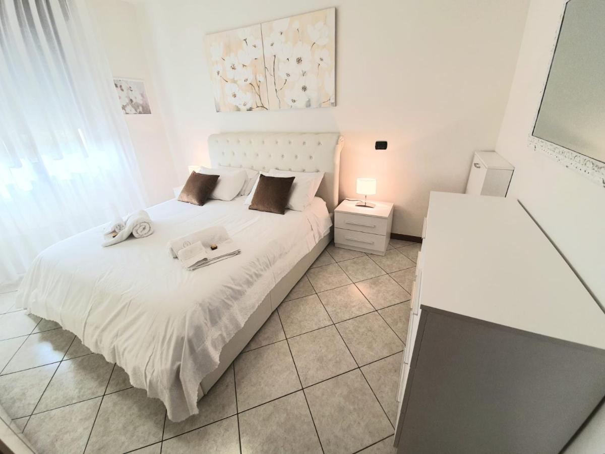 Appartamento Diamantina Desenzano del Garda Eksteriør billede